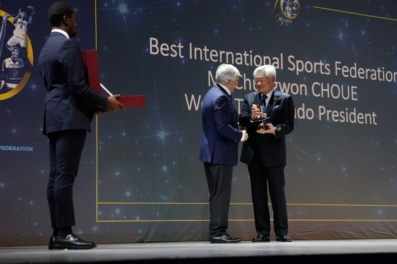 Dr Chungwon Choue, President of World Taekwondo received the Best ISF award